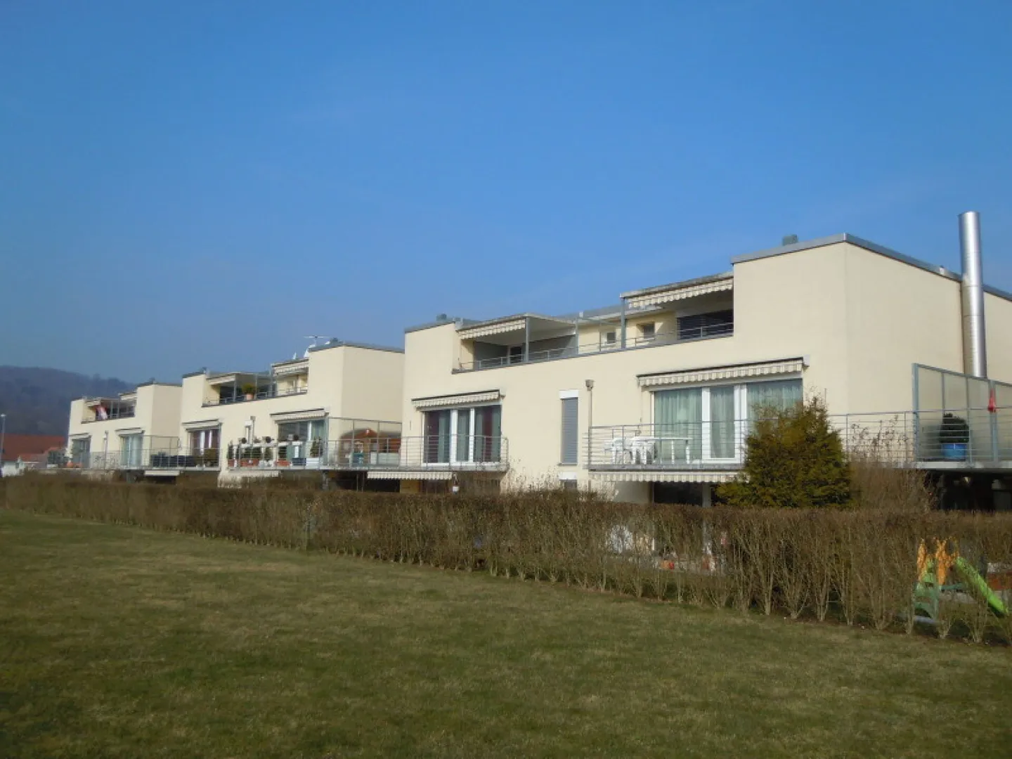 Beaucoup de soleil et d'intimité avec 2 terrasses - Photo 1 sur 6