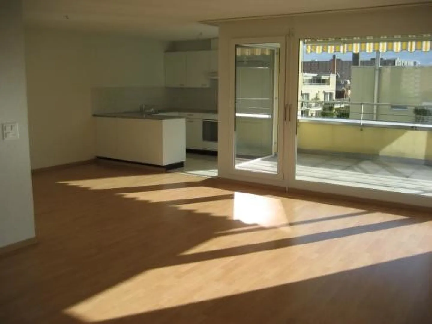 Beaucoup de soleil et d'intimité avec 2 terrasses - Photo 3 sur 6