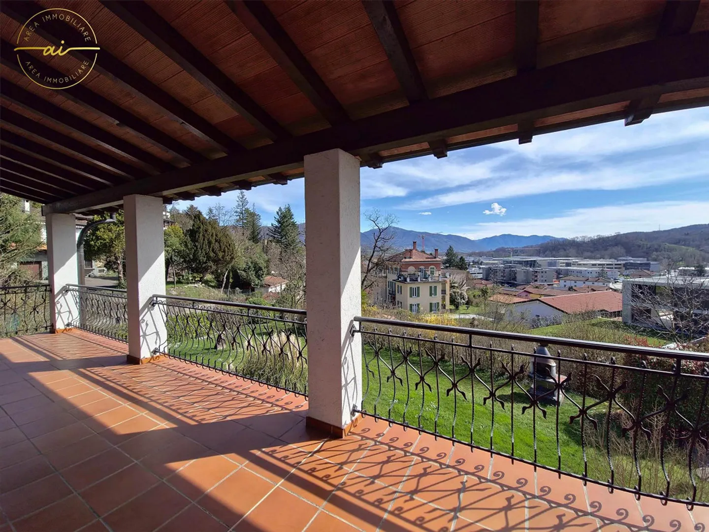 Villa méditerranéenne prestigieuse avec parc privé et vue panoramique - Photo 2 sur 13