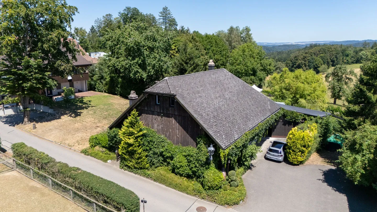 Unique Country House with Picturesque Garden - Photo 15 of 15