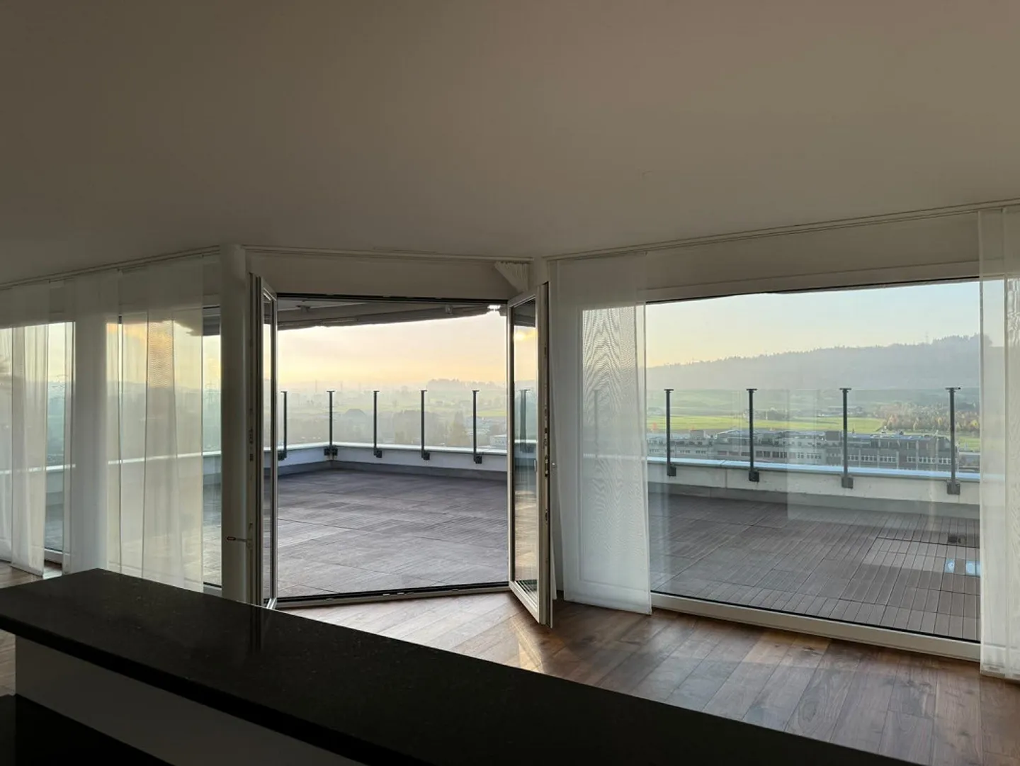 Beautiful bright 4.5 room apartment for sale - Photo 1 of 13