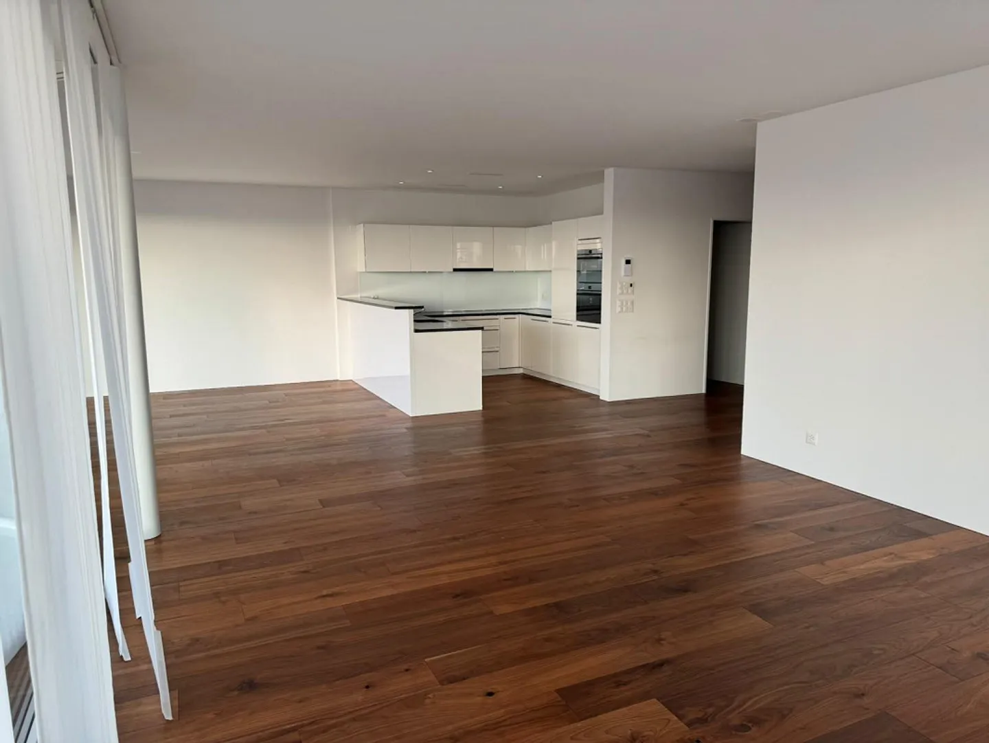 Beautiful bright 4.5 room apartment for sale - Photo 2 of 13
