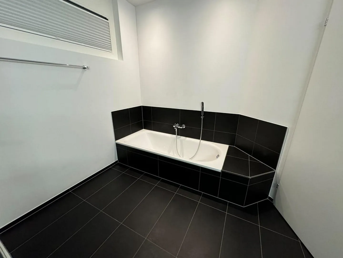 Beautiful bright 4.5 room apartment for sale - Photo 8 of 13