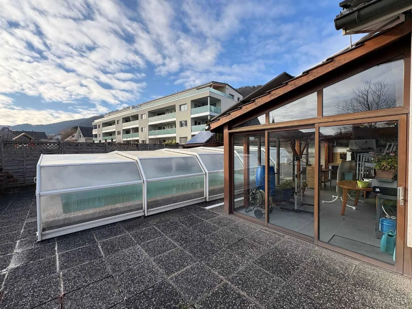 Family villa with pool and outdoor areas - Photo 7 of 9