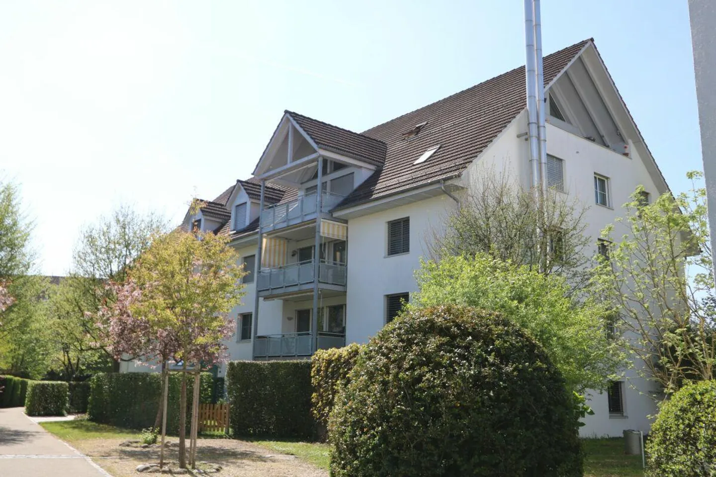 Moderne Familien-Wohnung in parkähnlicher Umgebung - Foto 1 von 9