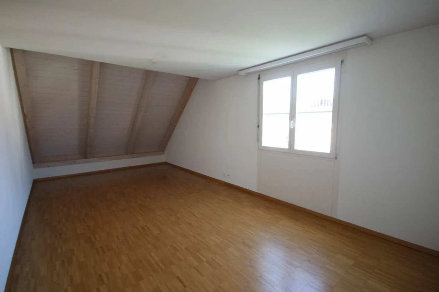 Moderne Familien-Wohnung in parkähnlicher Umgebung - Foto 4 von 9