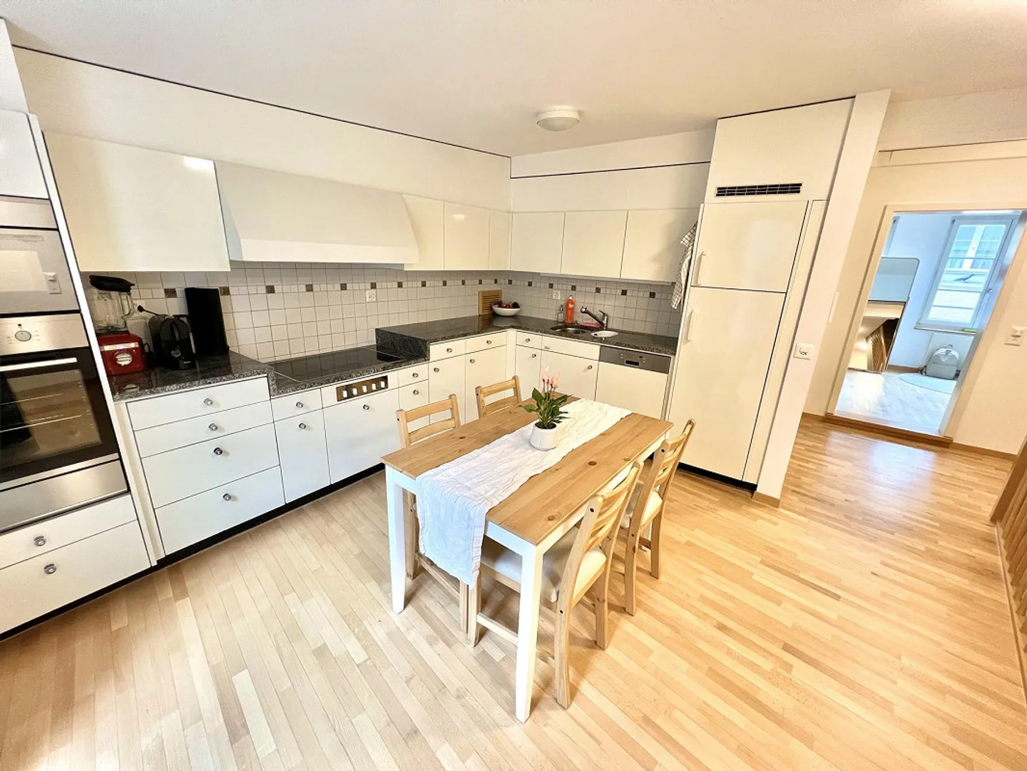 Appartement original de 3,5 pièces sur plusieurs étages - Photo 2 sur 11