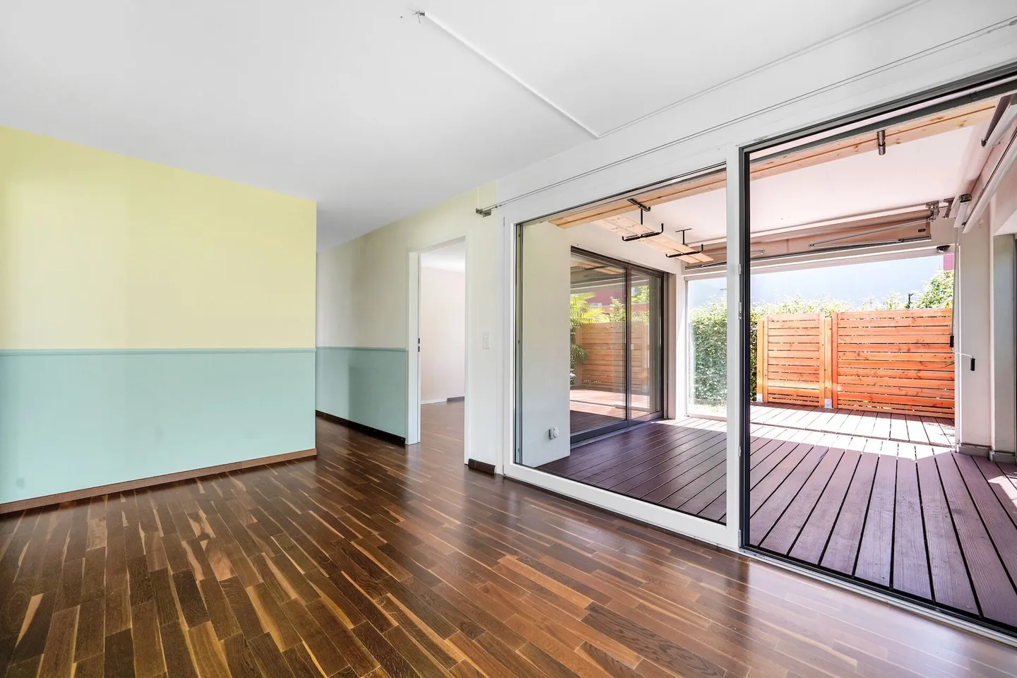 Newly built, bright 4.5 room ground floor apartment close to the city - Photo 2 of 15