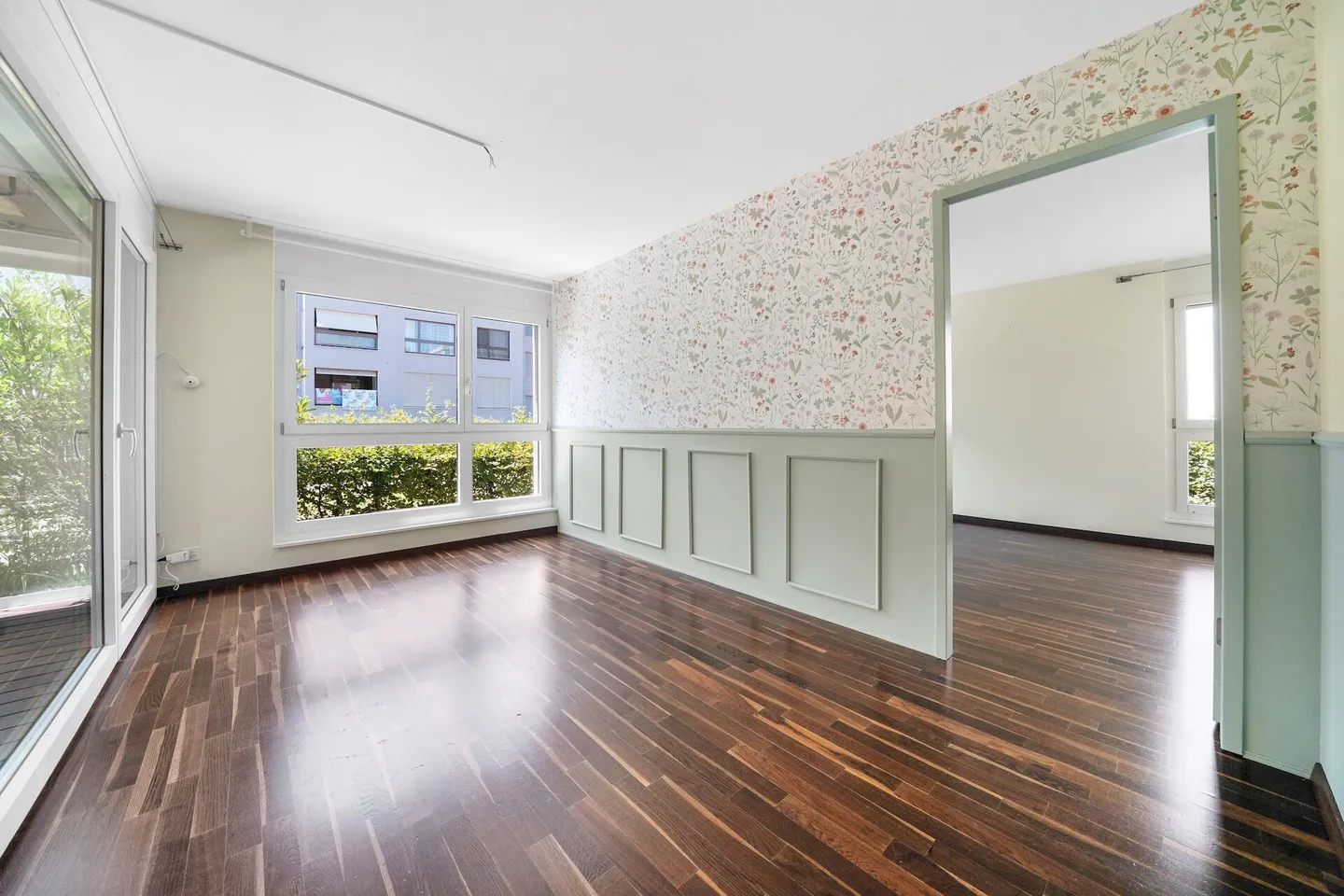 Newly built, bright 4.5 room ground floor apartment close to the city - Photo 3 of 15