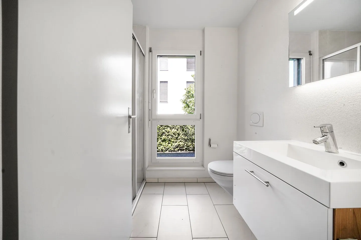 Newly built, bright 4.5 room ground floor apartment close to the city - Photo 11 of 15