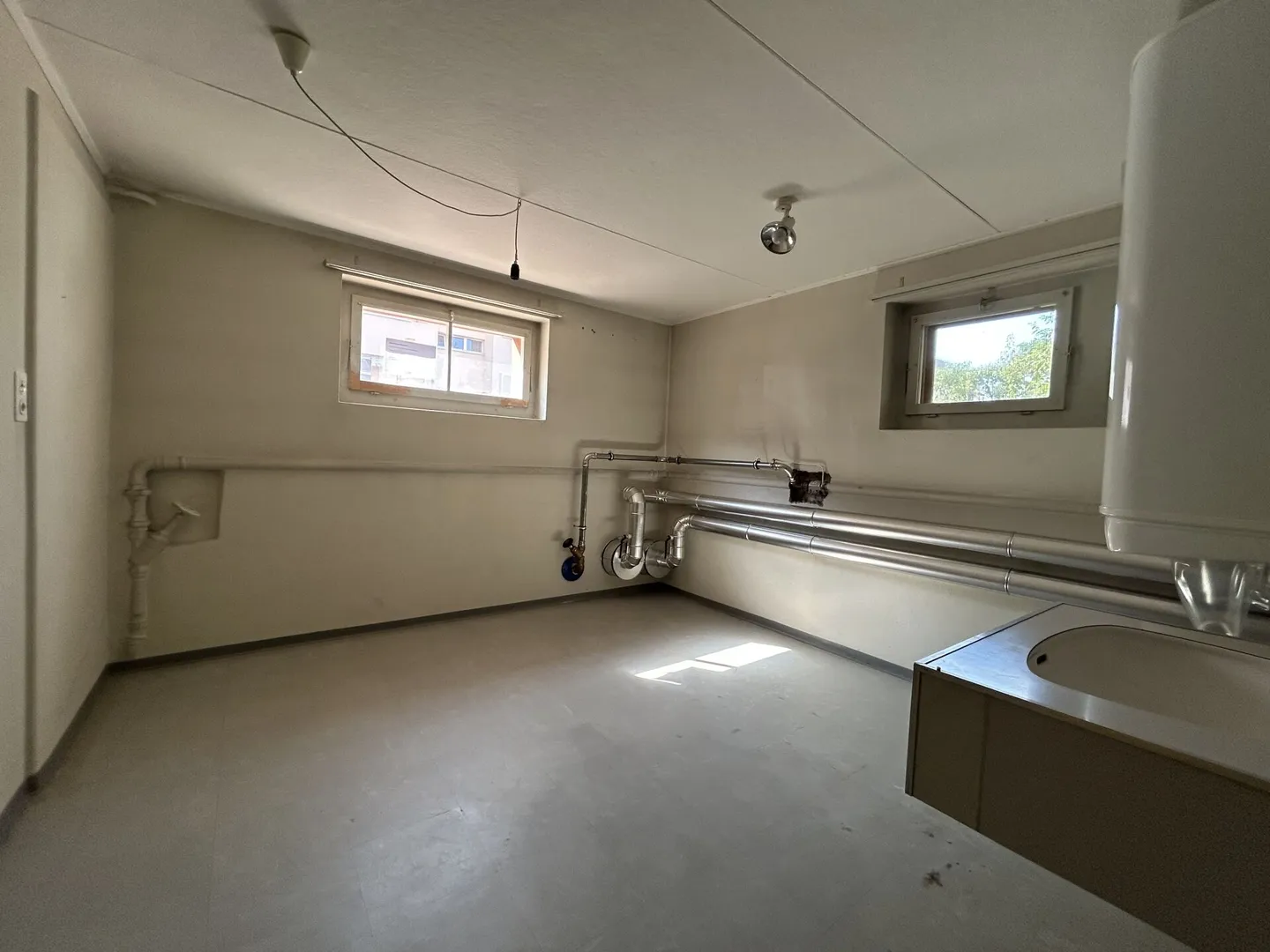 Suhr / Stanza hobby / magazzino - Foto 2 di 3