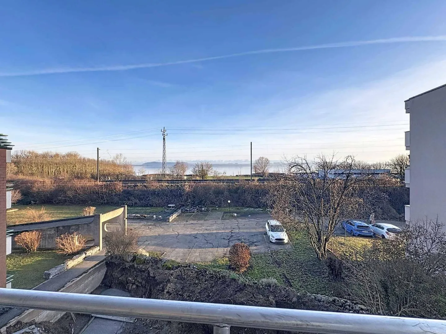 Beau bâtiment neuf de 3,5 pièces avec vue sur le lac - Photo 7 sur 8
