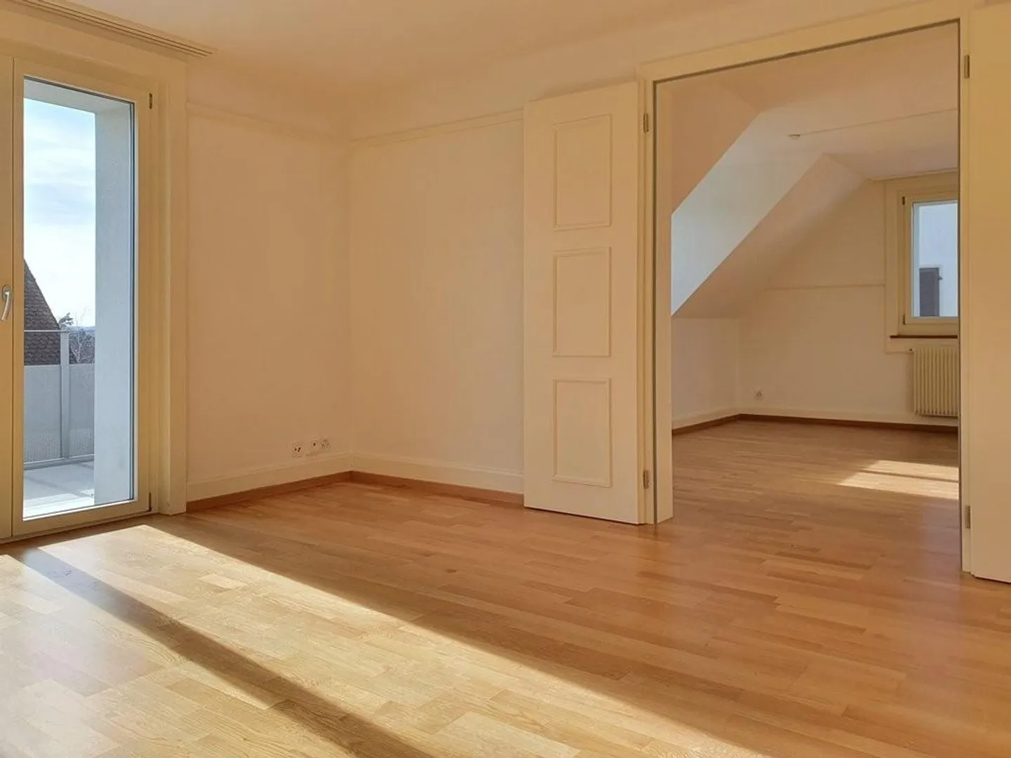 Appartement moderne sous les combles avec charme ancien - Photo 4 sur 7