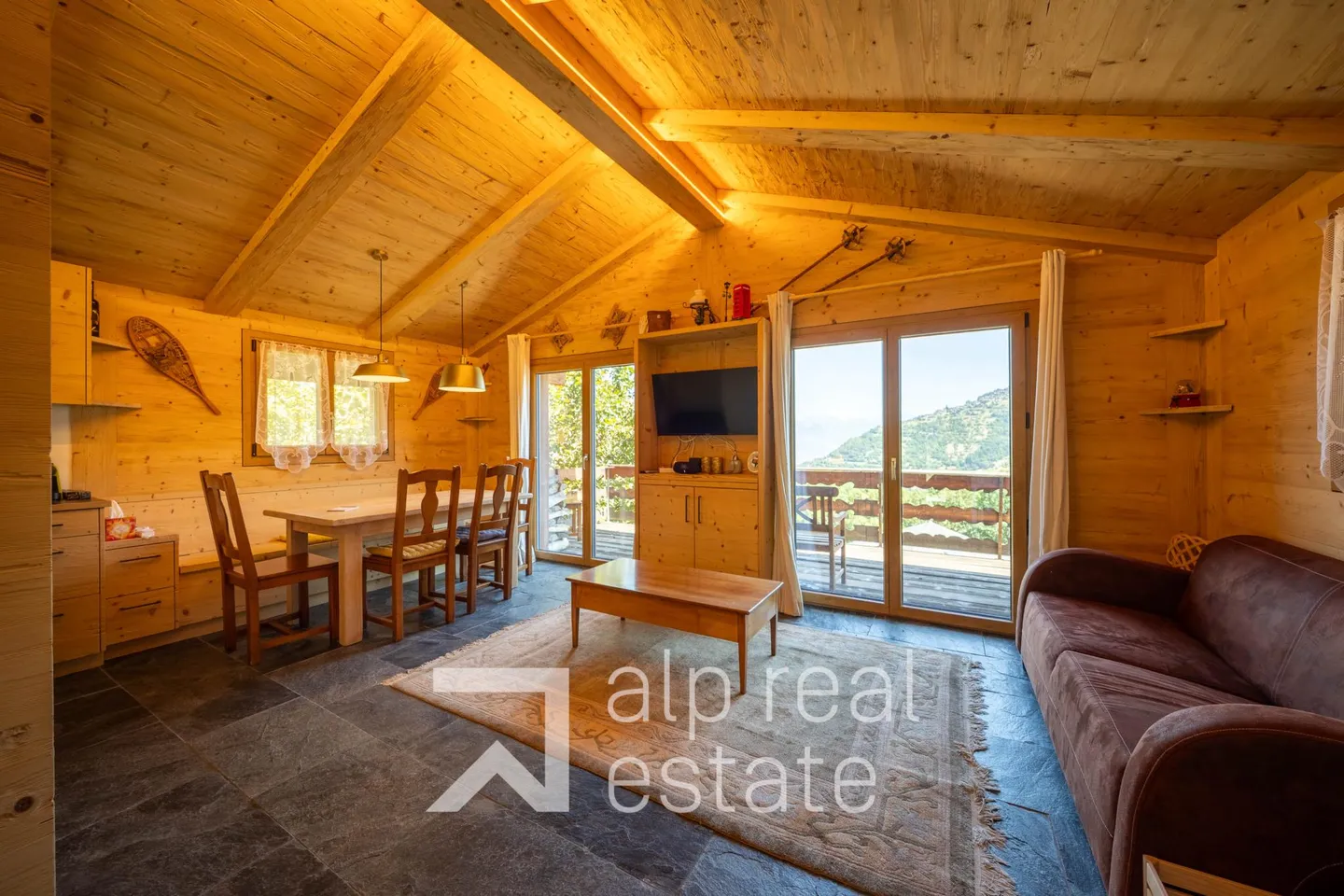 Magnifique chalet rénové avec vue imprenable - Photo 1 sur 13