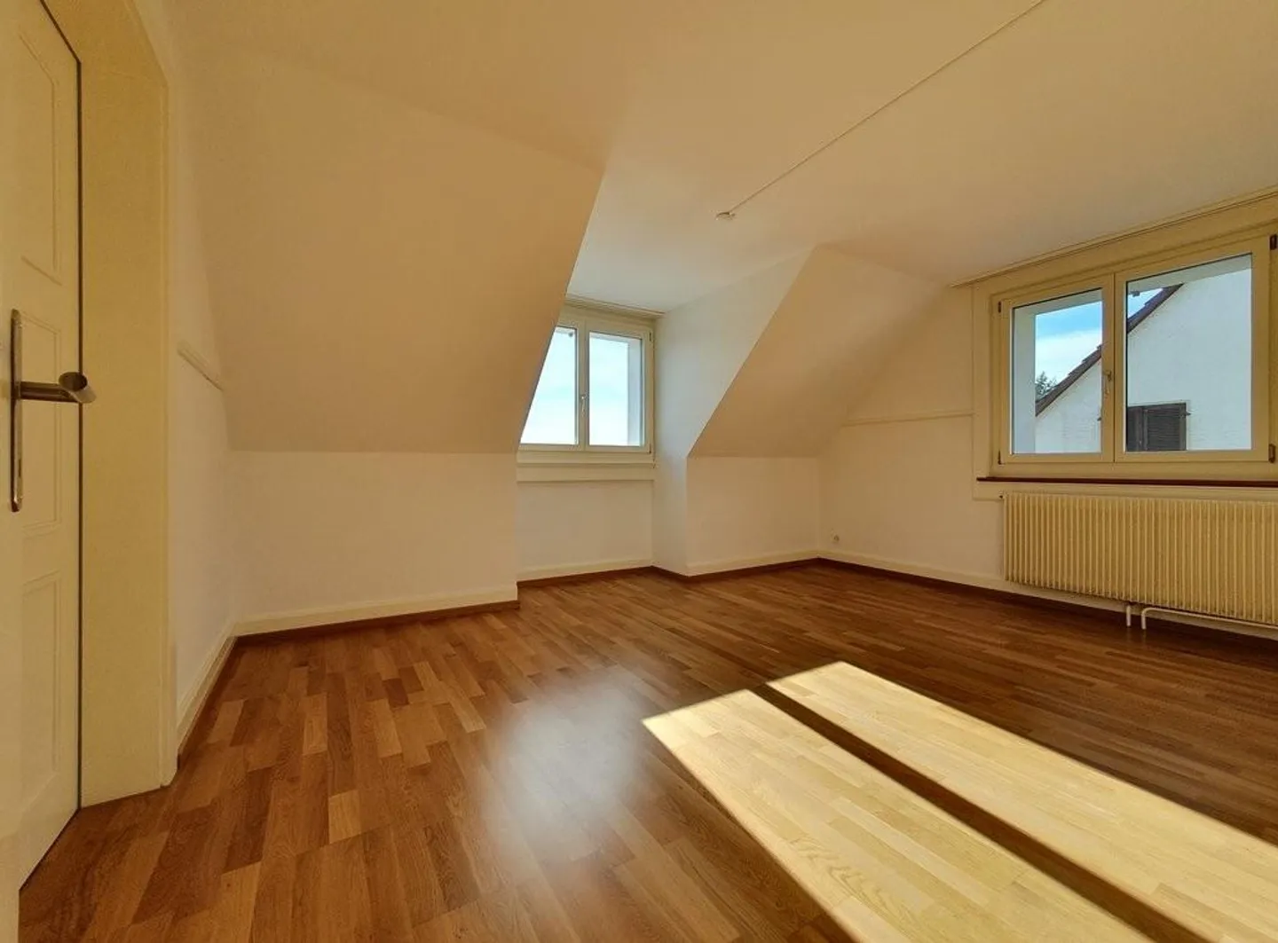 Appartement moderne sous les combles avec charme ancien - Photo 5 sur 7