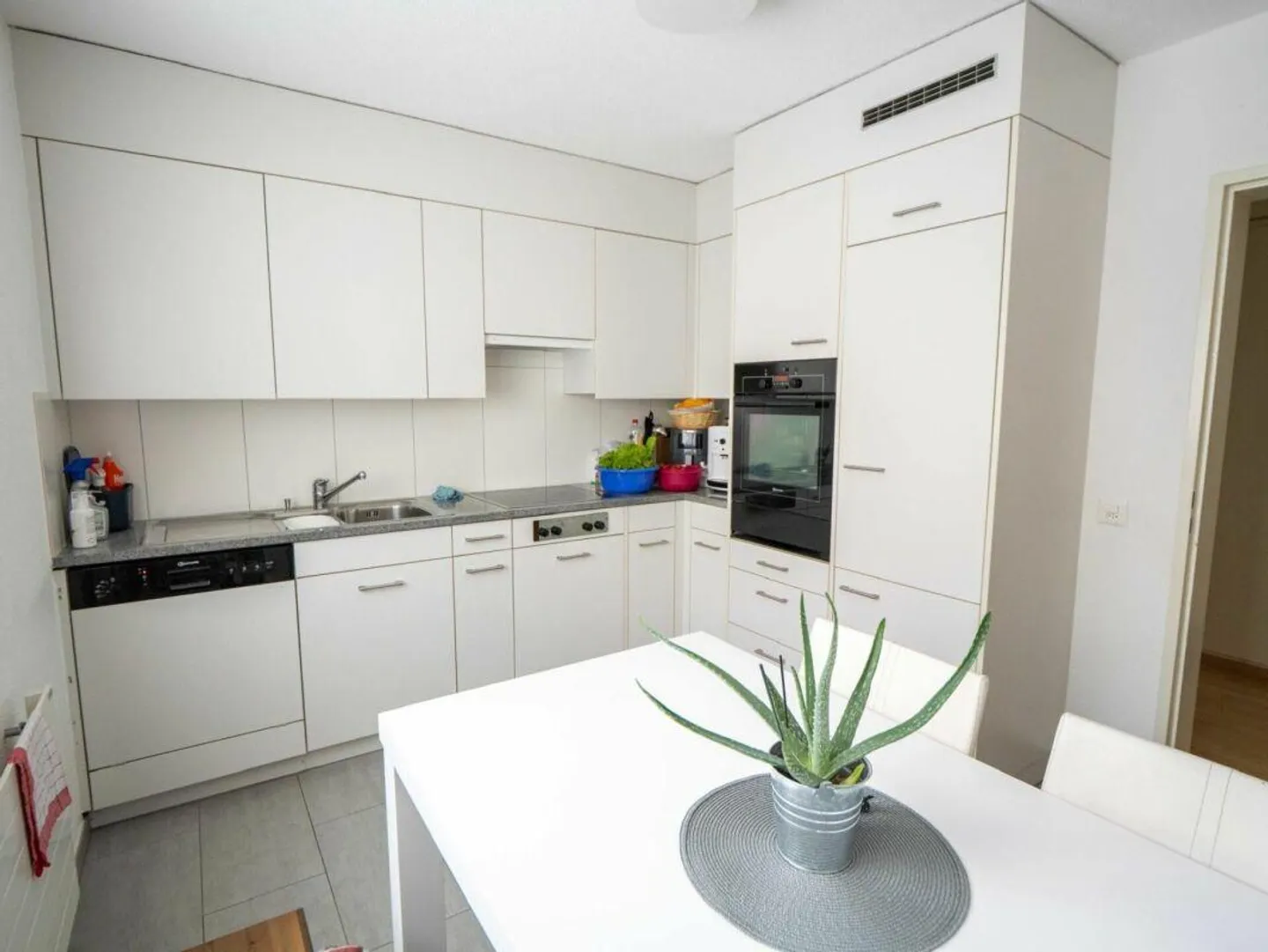 Charmante Wohnung mit sonnigem Balkon - Foto 1 von 13
