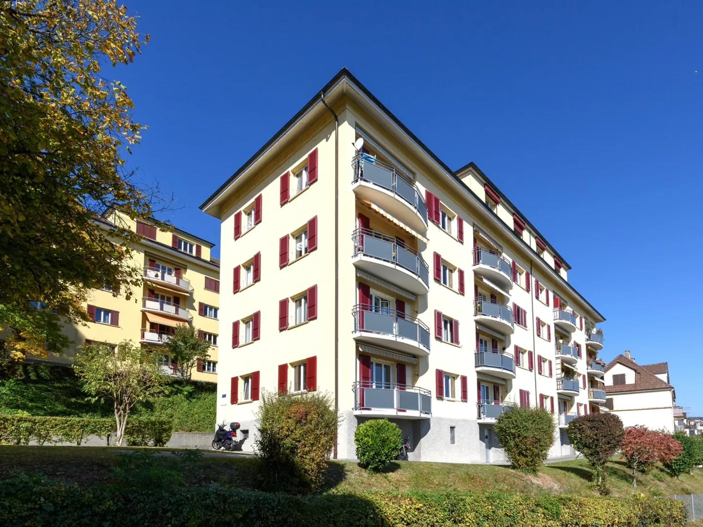 Magnificent view of the lake - Photo 1 of 2