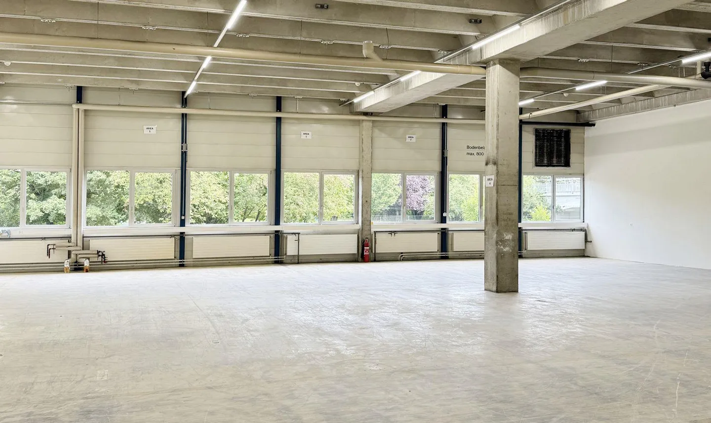 560m² - Capannone industriale moderno con attrezzature ottimali a Biberist - Foto 5 di 15