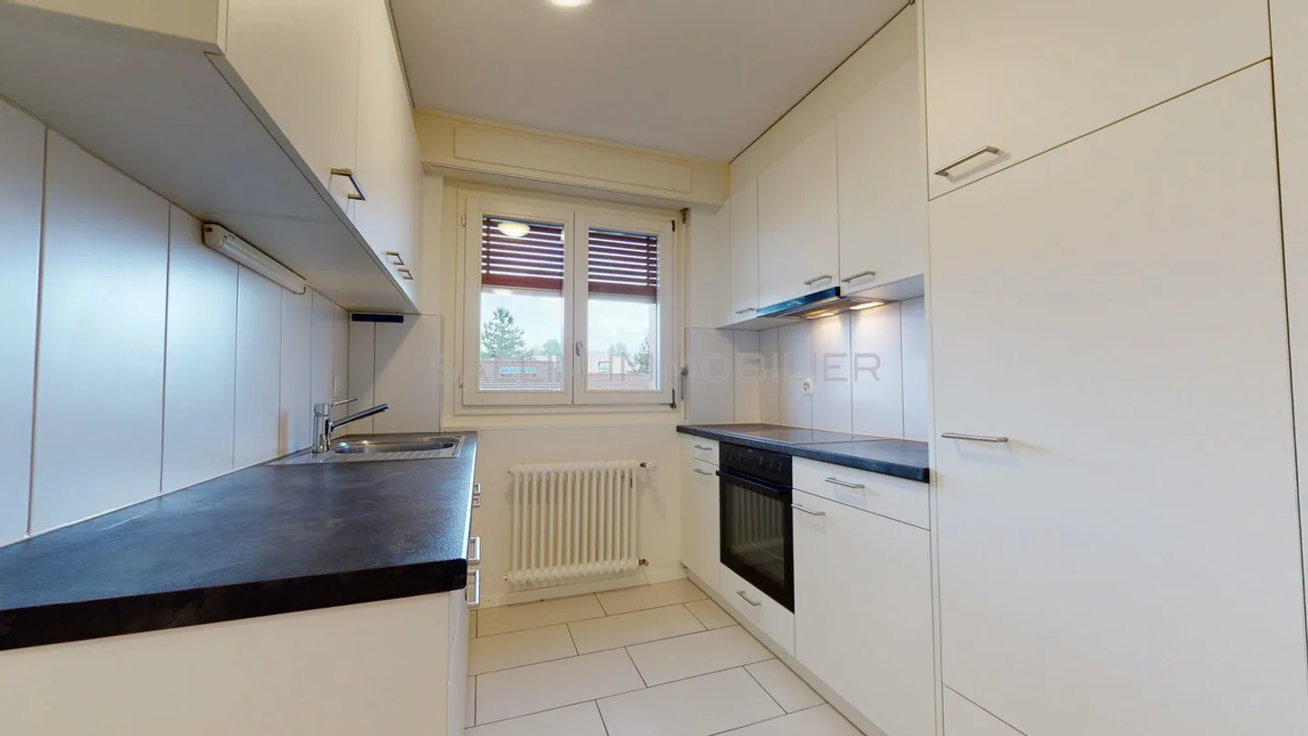 ENTIRELY RENOVATED APARTMENT OF 3½ ROOMS - Photo 2 of 7