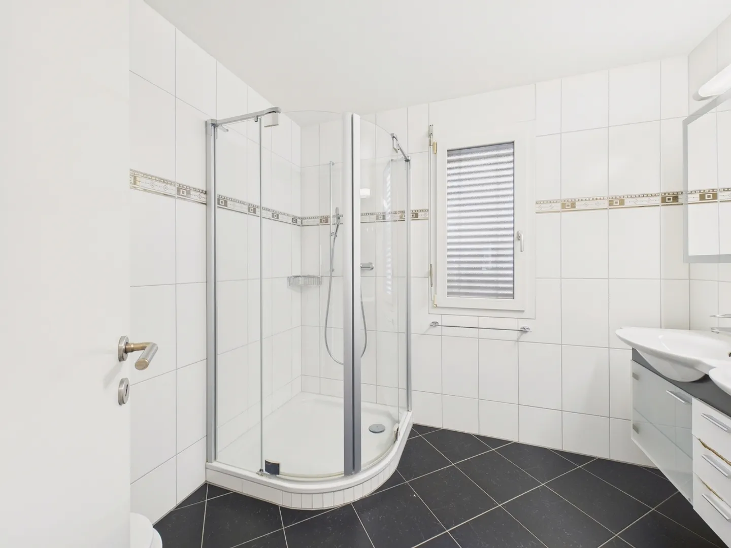 Modernes 6.5-Zimmer Einfamilienhaus in Reinach - Photo 9 sur 11