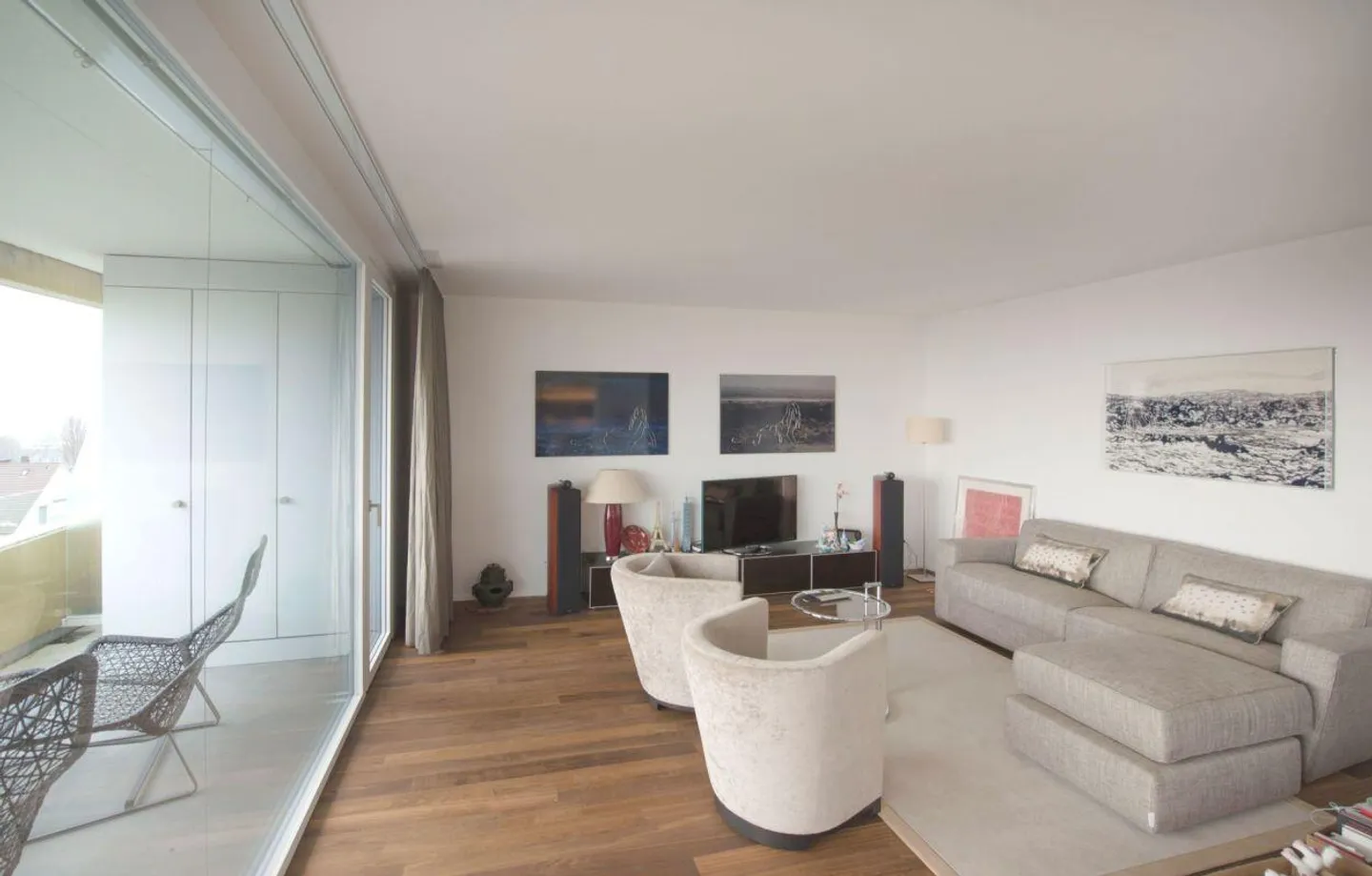 Penthouse apartment with breathtaking views - Photo 3 of 25