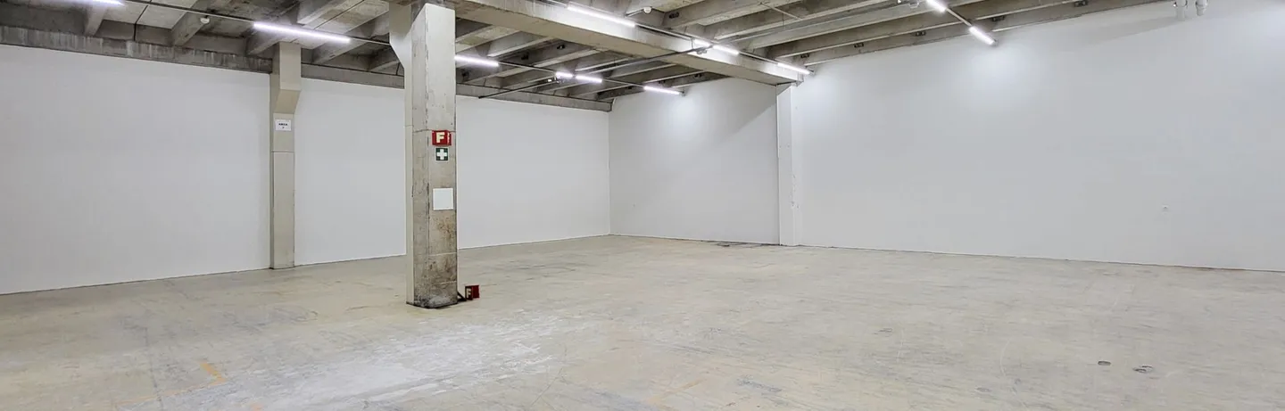 560m² - Capannone industriale moderno con attrezzature ottimali a Biberist - Foto 6 di 15