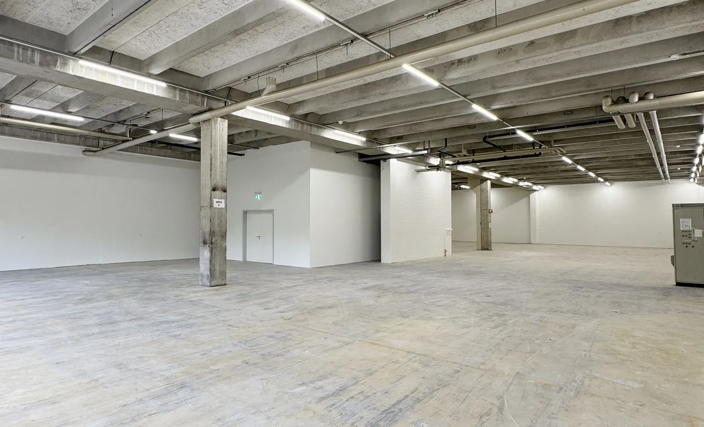 560m² - Capannone industriale moderno con attrezzature ottimali a Biberist - Foto 11 di 15