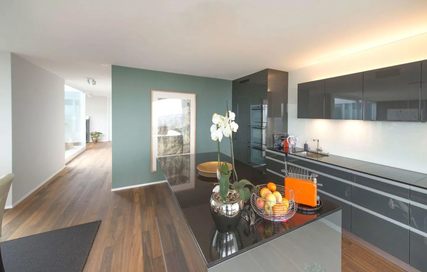 Penthouse apartment with breathtaking views - Photo 4 of 25