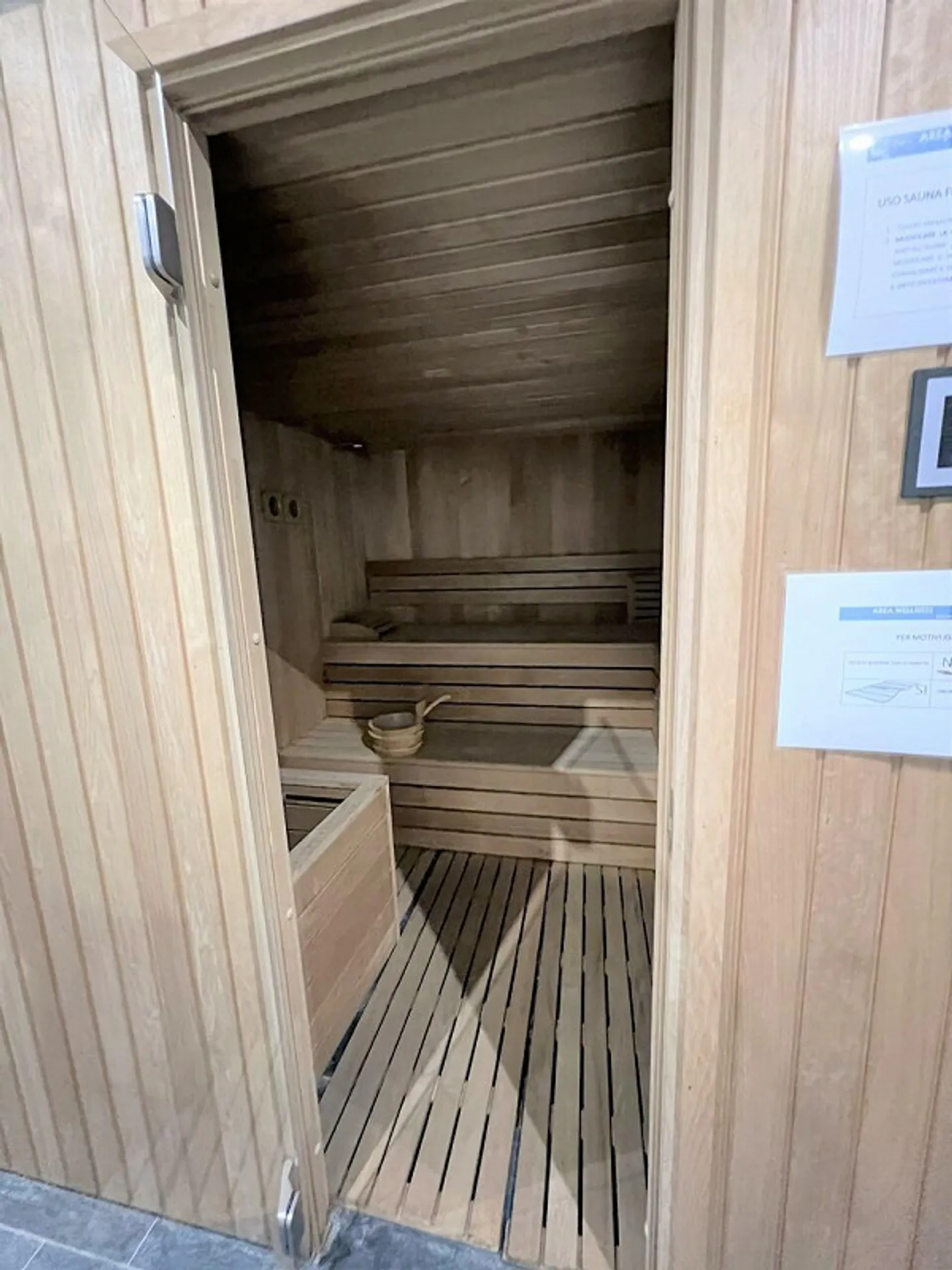 LUGANO-MUZZANO, WOHNUNG MIT 4.5 ZIMMERN AM SEE - Foto 11 von 13