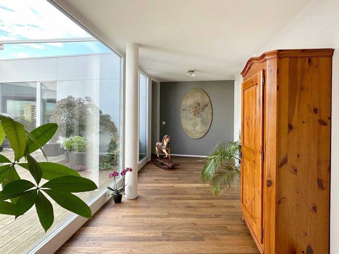 Penthouse apartment with breathtaking views - Photo 7 of 25