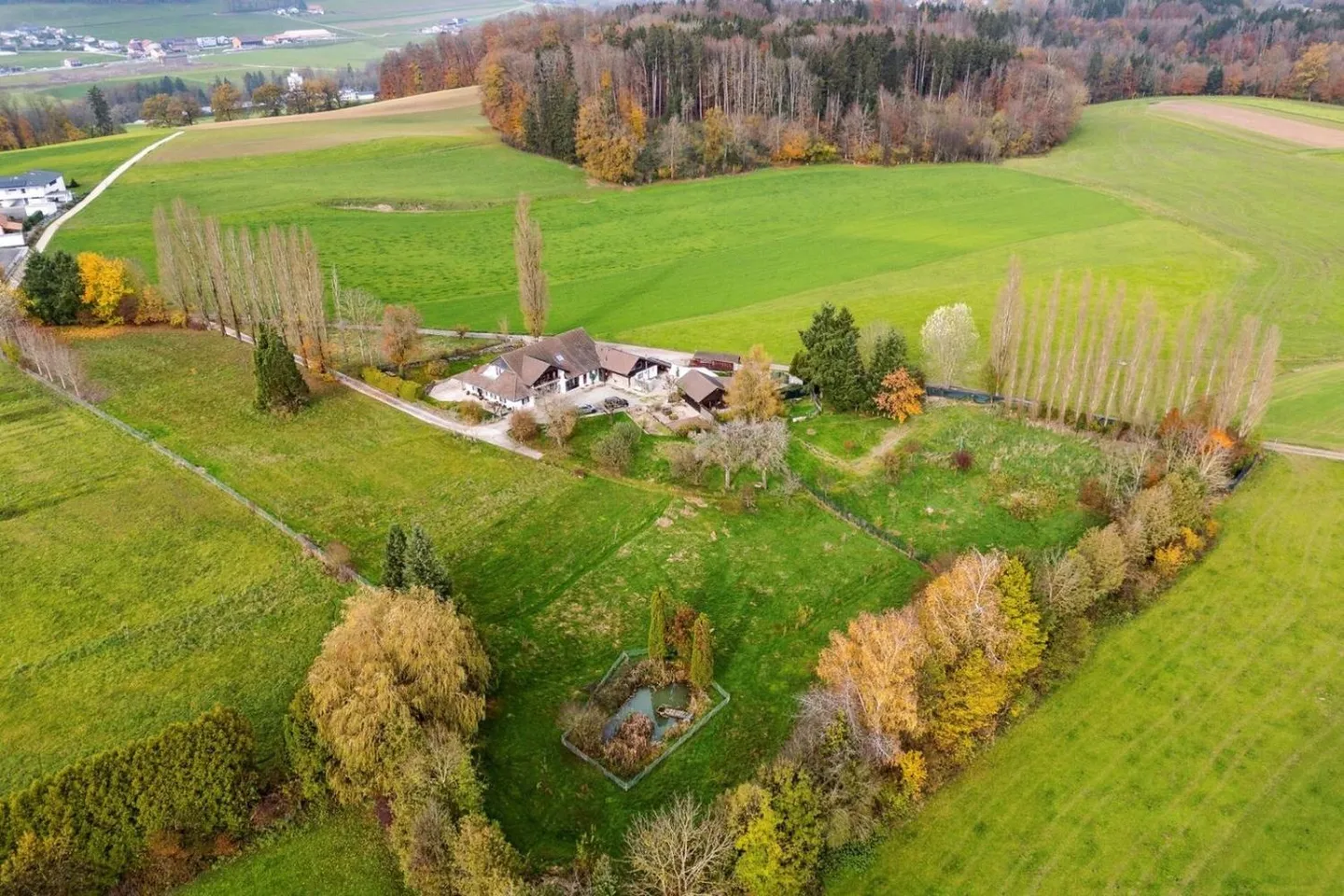 Prunkvoll renoviertes Bauernhaus mit Innenpool - Foto 2 von 13
