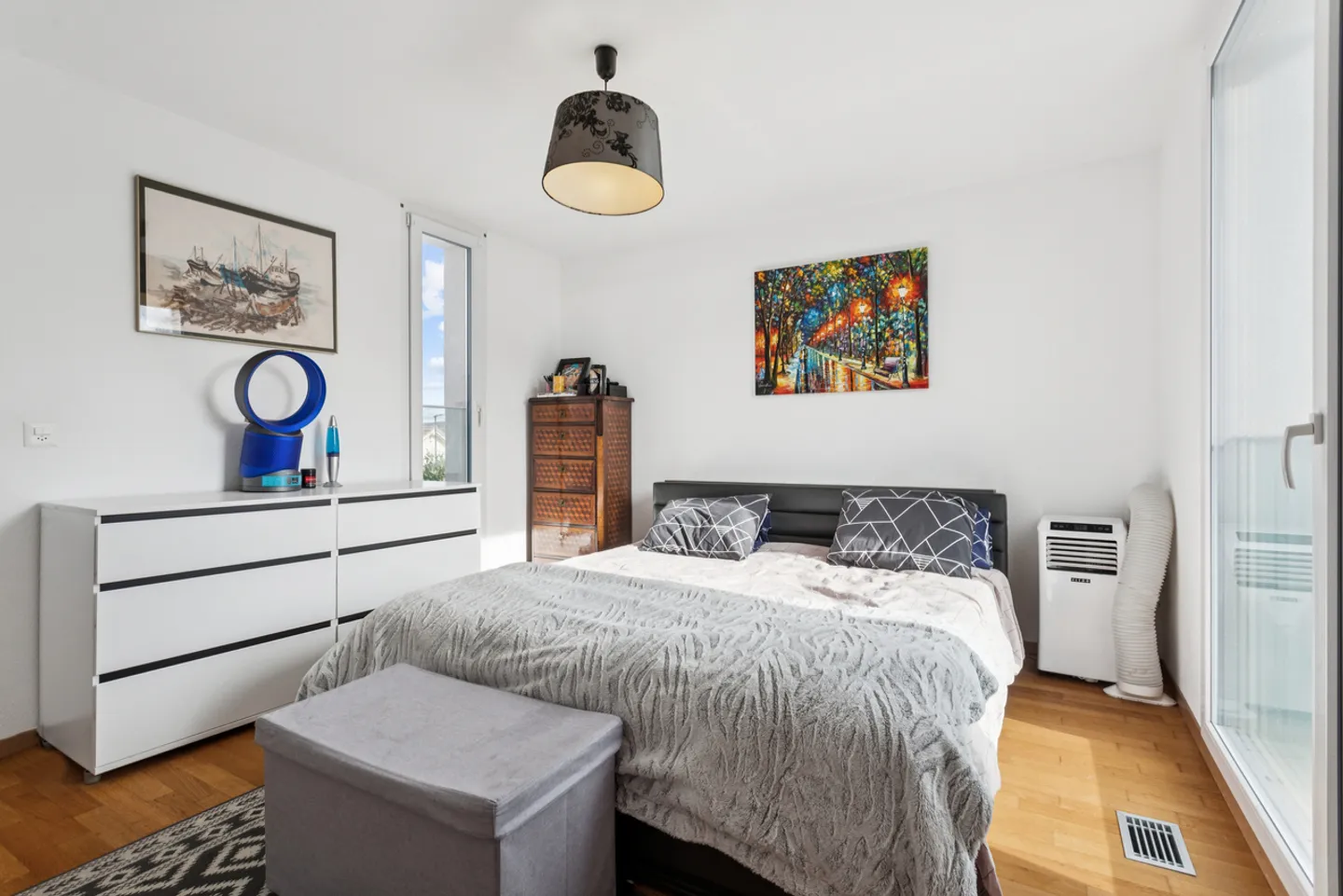 Very pretty gable house with pool! - Photo 5 of 11