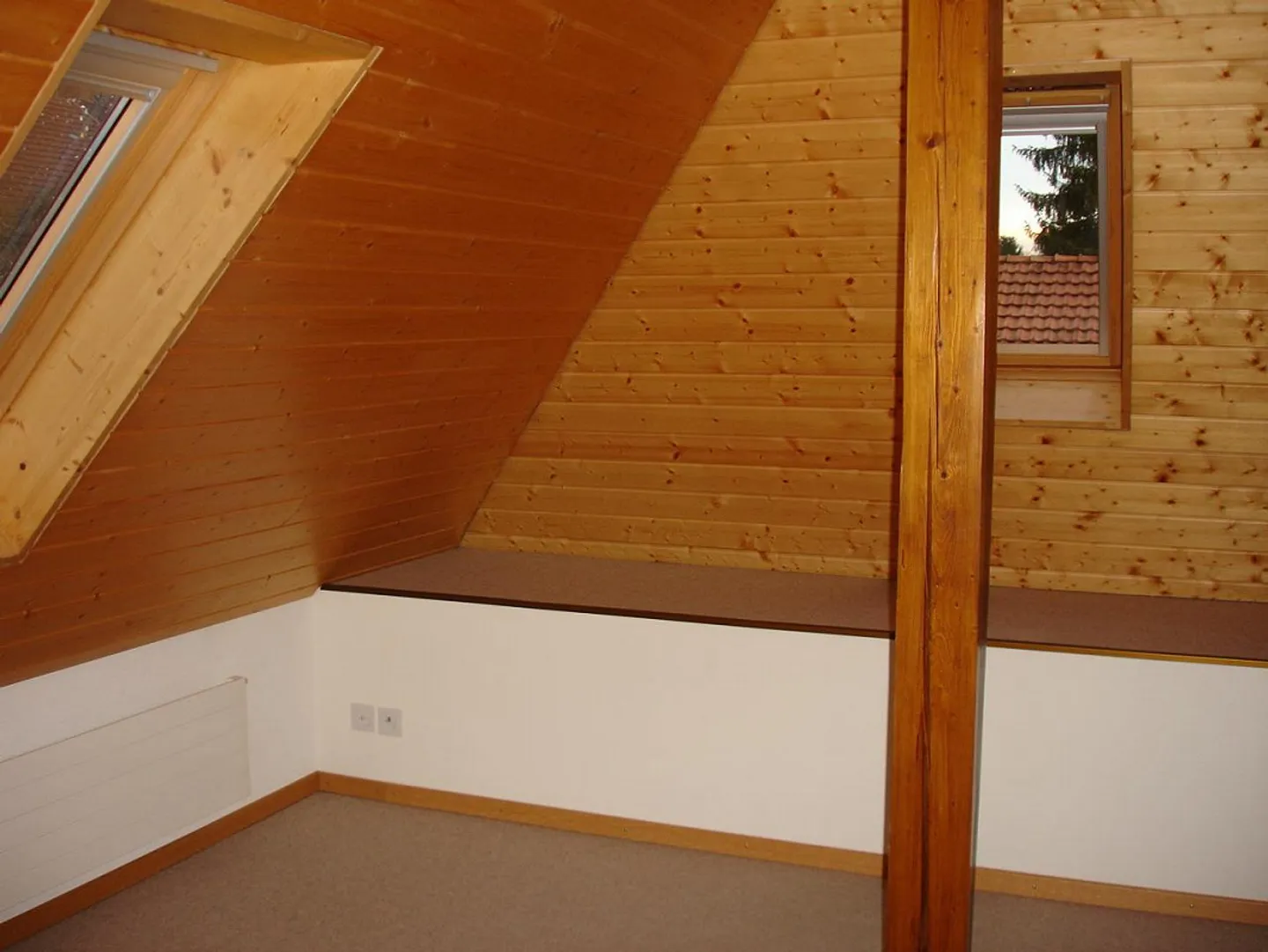Charming 4.5-Room Attic Apartment with Cellar Space, Kerzers - Photo 4 of 7