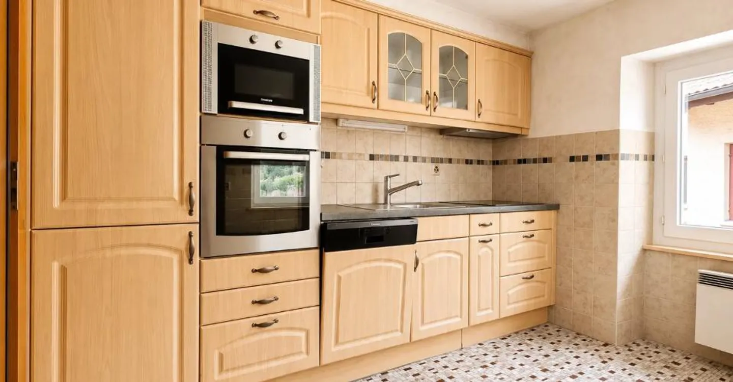 Appartement spacieux avec potentiel - Photo 3 sur 8