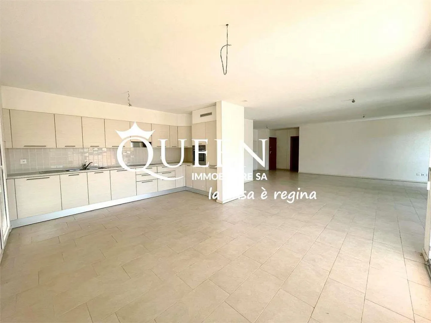 Chiasso: Penthouse 4.5 Zimmer, 140 qm, Balkone, offene Aussicht und Garten - Foto 7 von 13