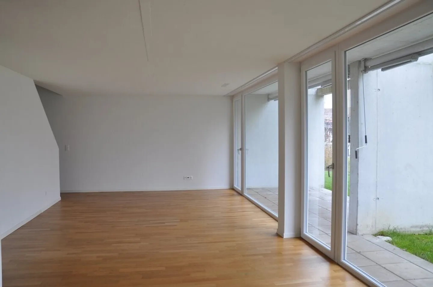 Bright 3.5-Room Apartment - Photo 2 of 8