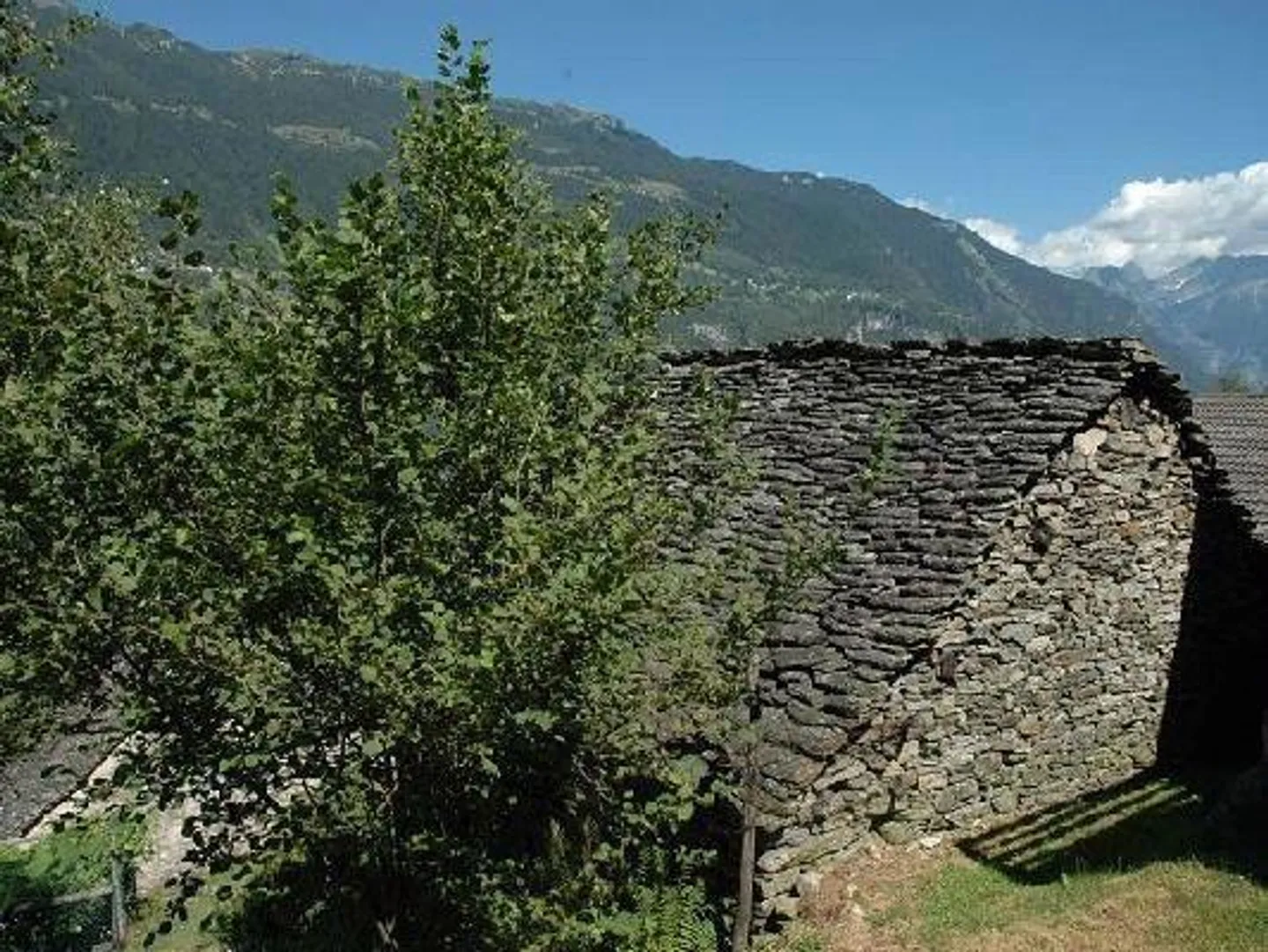 Rustico for Renovation in Leventina - Photo 3 of 8