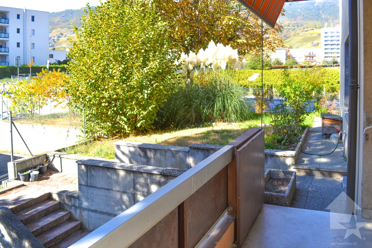 Appartamento 5,5 locali con 2 balconi di 18 m² e giardino privato - Foto 15 di 28