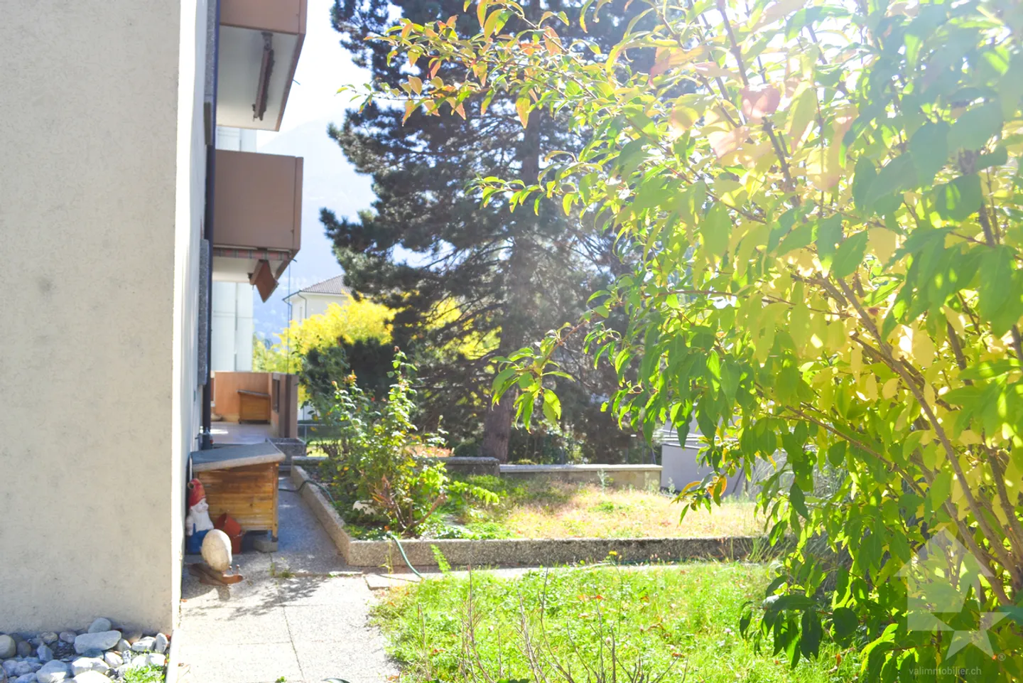 Appartamento 5,5 locali con 2 balconi di 18 m² e giardino privato - Foto 22 di 28