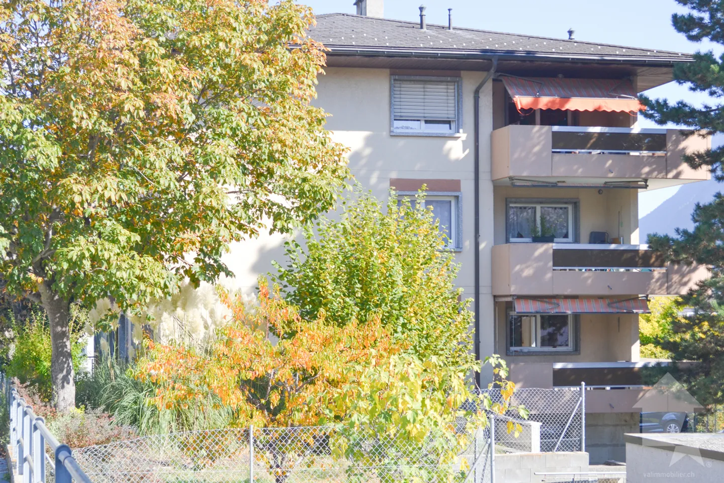 Appartamento 5,5 locali con 2 balconi di 18 m² e giardino privato - Foto 24 di 28