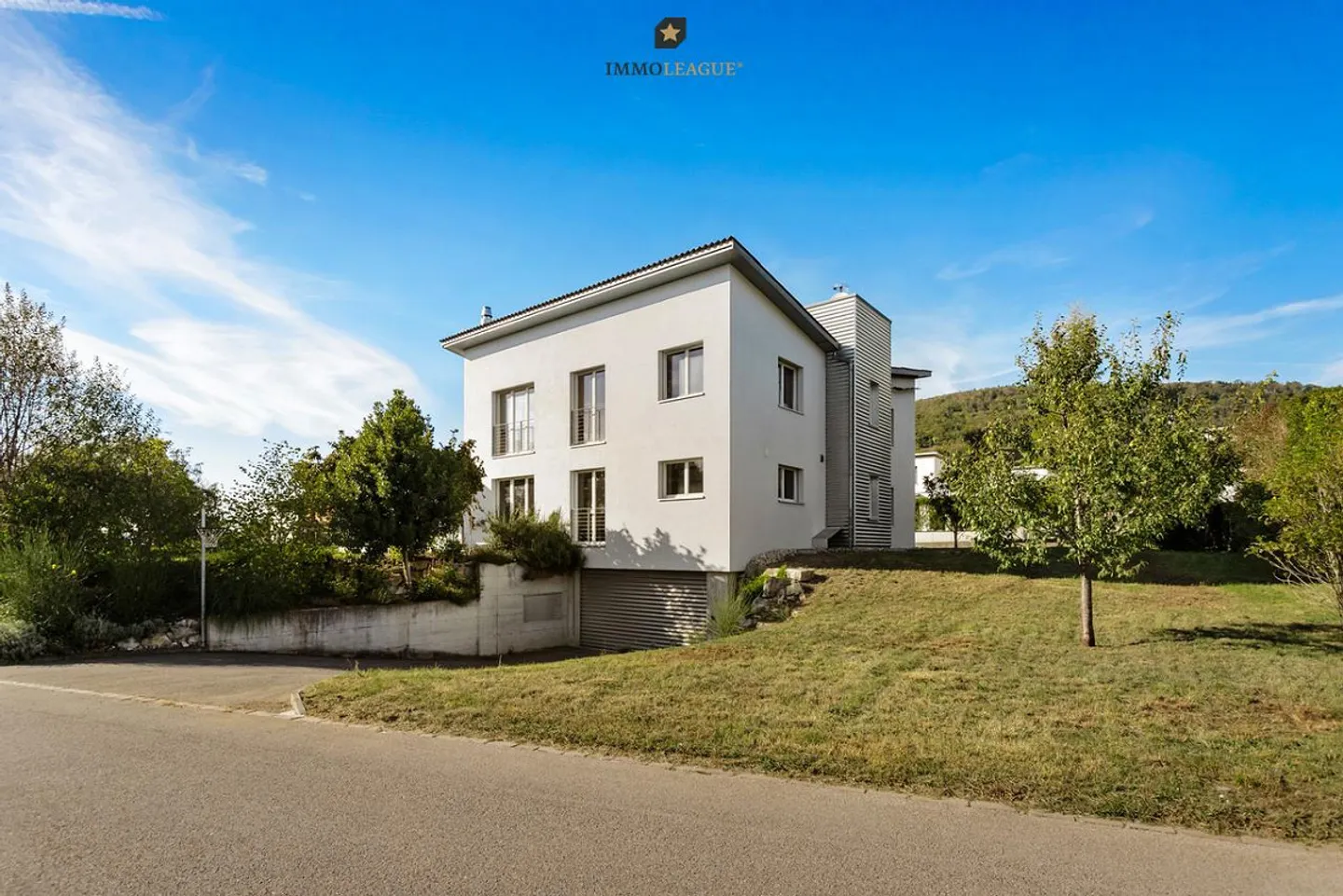 Geräumiges Einfamilienhaus mit Werkstatt - Foto 3 von 9
