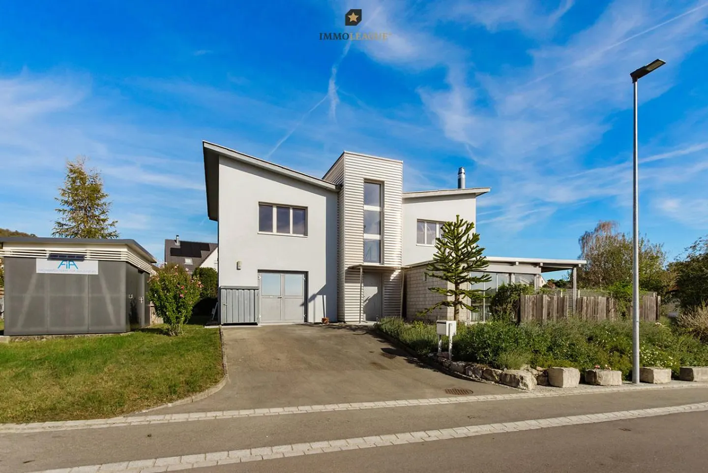 Geräumiges Einfamilienhaus mit Werkstatt - Foto 4 von 9