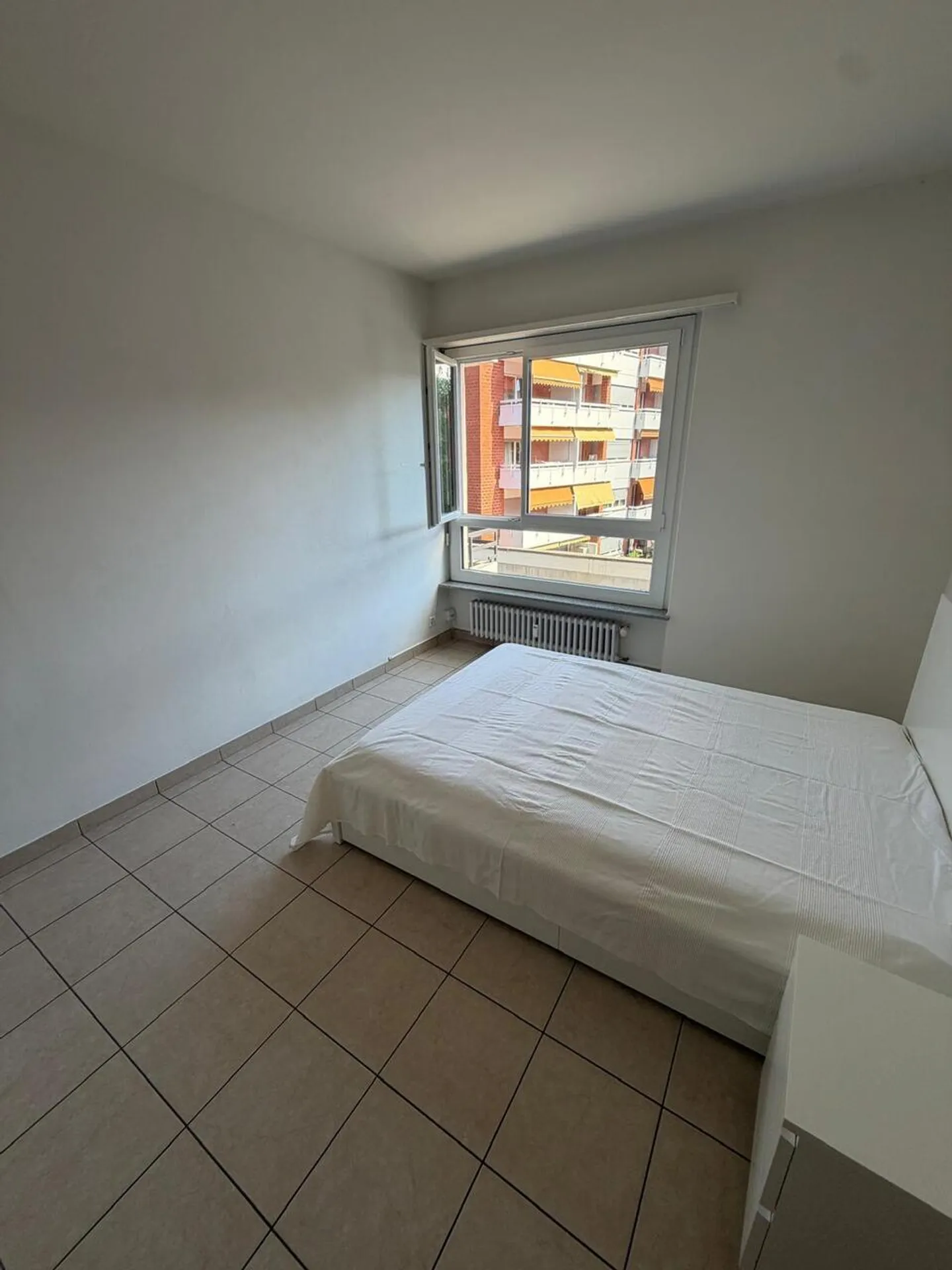 Appartement lumineux de 2,5 pièces partiellement meublé à Lugano - Photo 3 sur 3