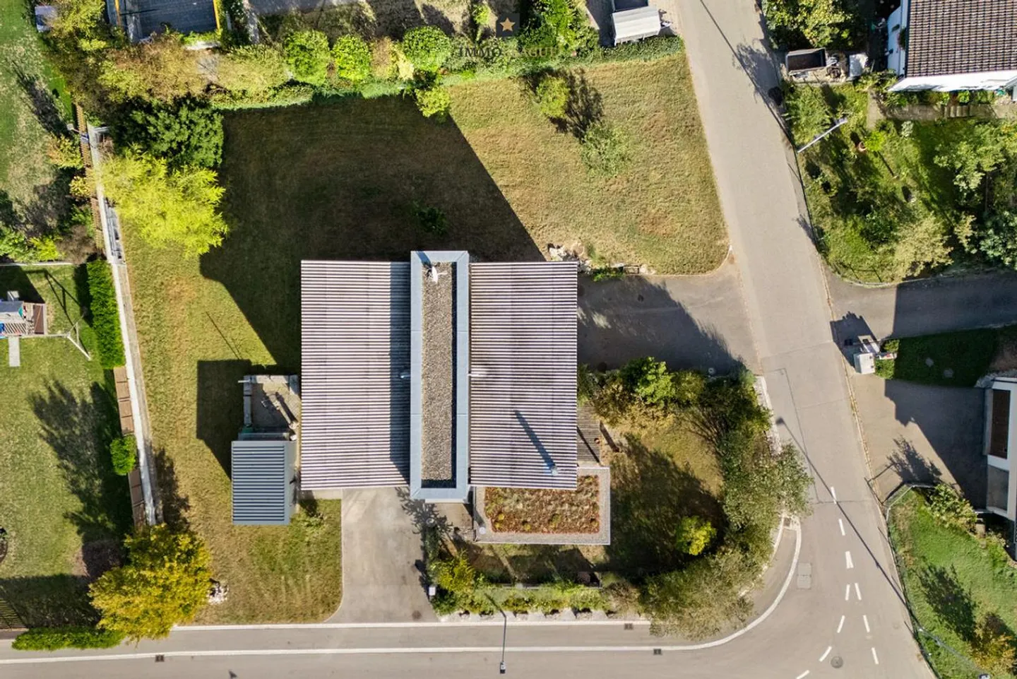 Geräumiges Einfamilienhaus mit Werkstatt - Foto 6 von 9