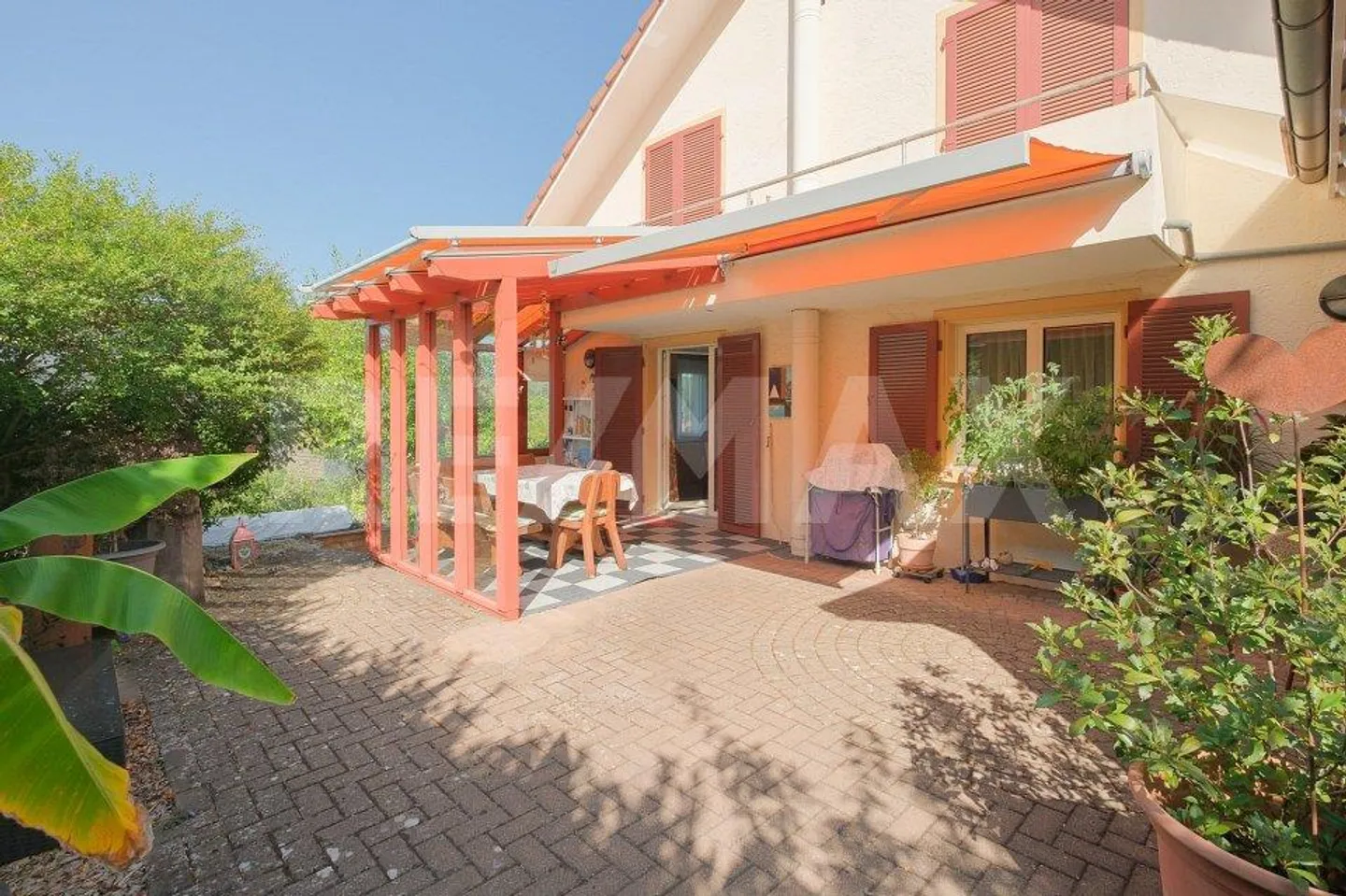 Freistehendes 5.5 Zimmer-Einfamilienhaus: Wo Licht und Raum zuhause... - Photo 2 of 13