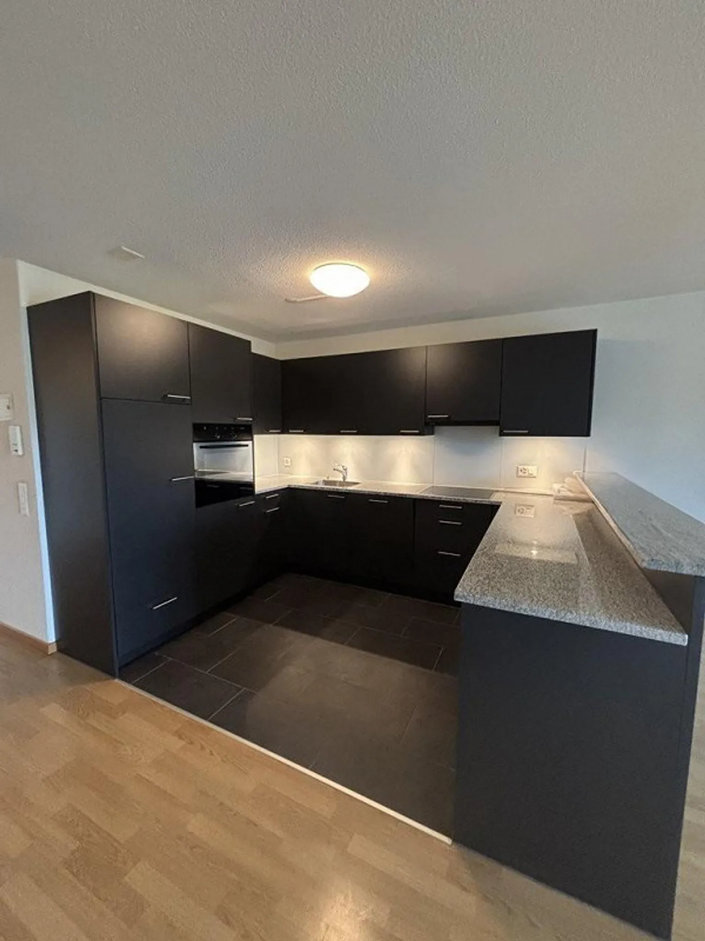 4.5-room apartment with a panoramic view - central & modern - Photo 5 of 12