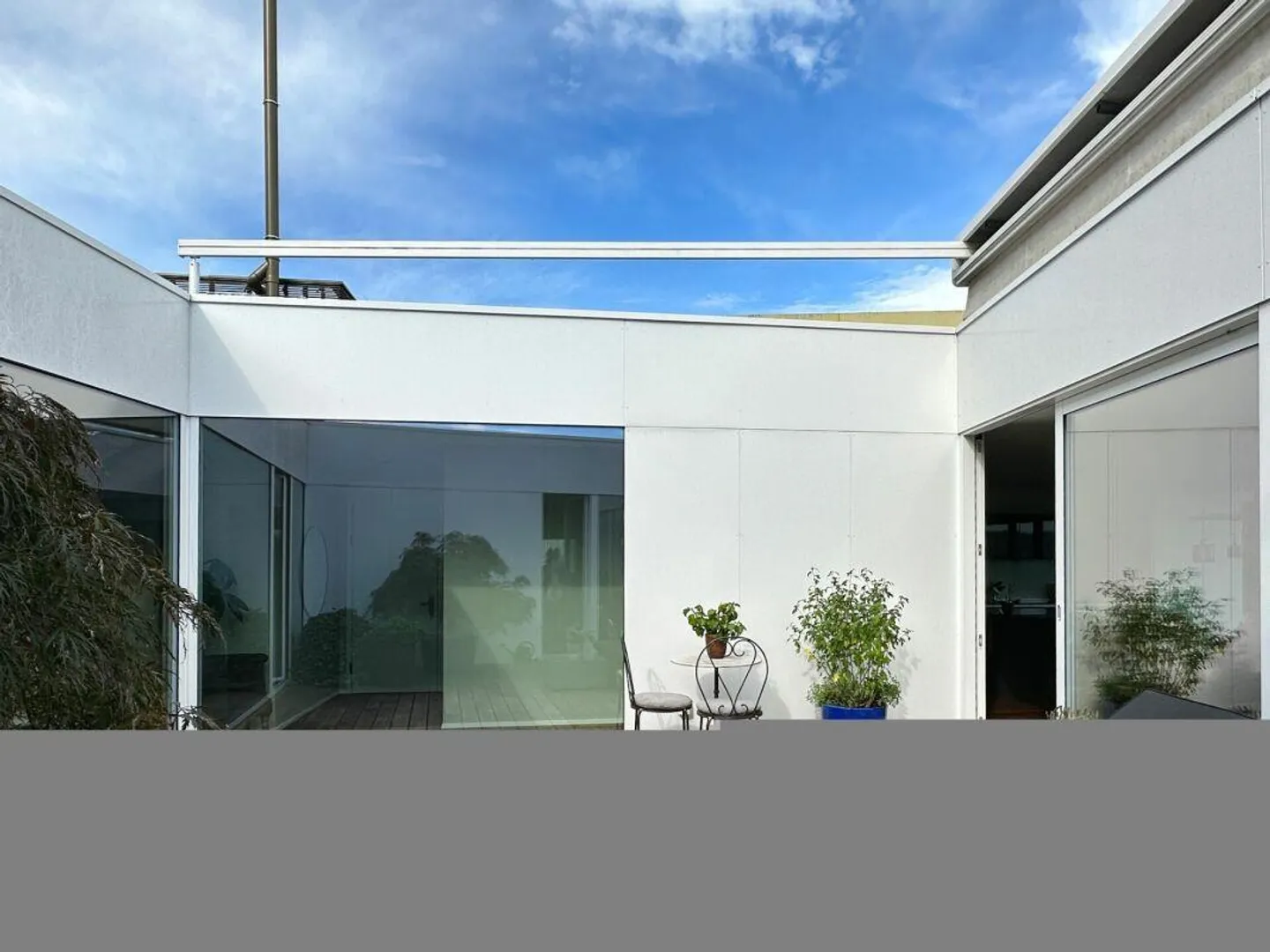 Penthouse apartment with breathtaking views - Photo 12 of 25