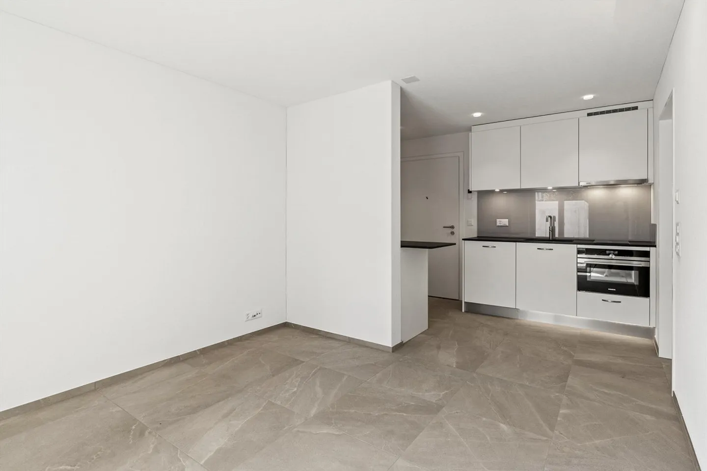 Modern Studio in New Building "Schellenrainpark" - Photo 9 of 10