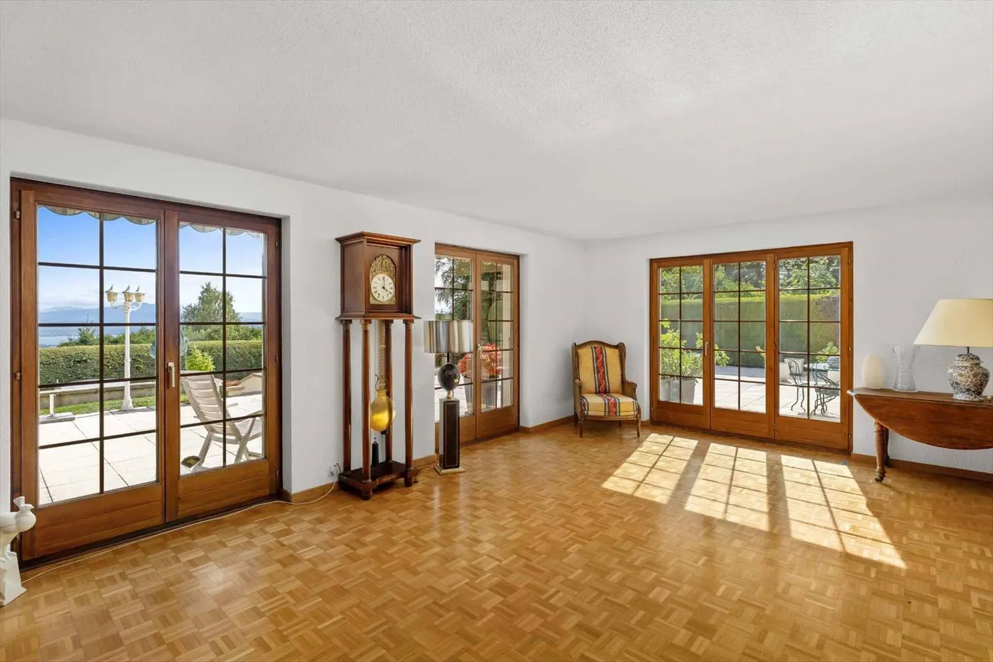 A haven of peace with panoramic views of Lake Geneva - Photo 5 of 12