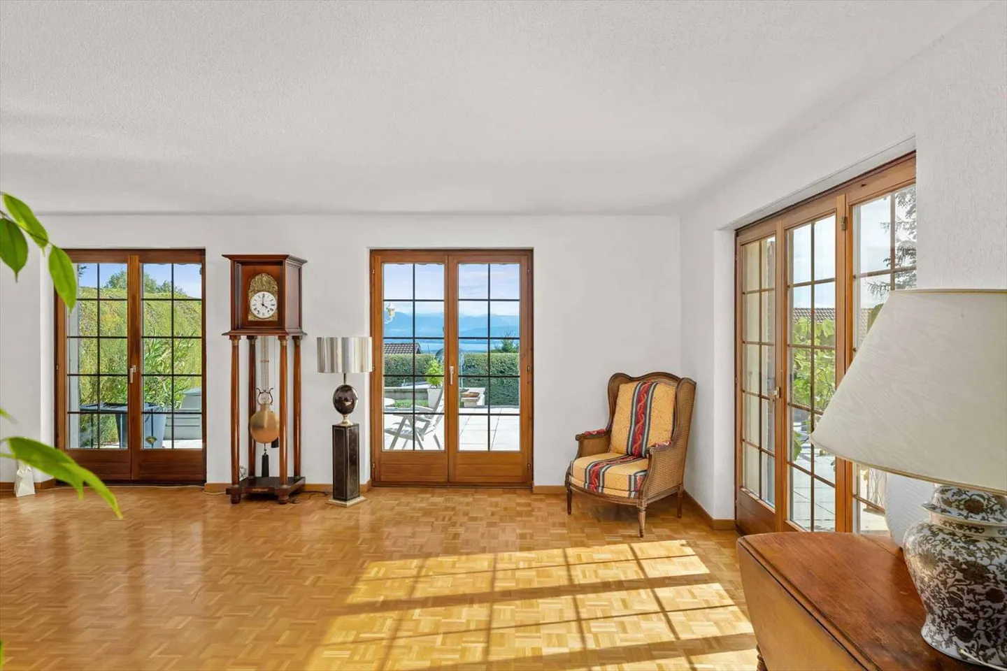 A haven of peace with panoramic views of Lake Geneva - Photo 6 of 12